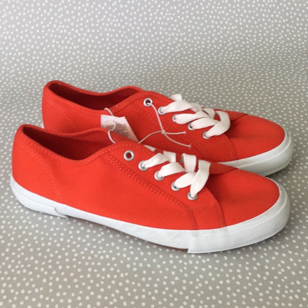 Old Navy tennis shoes